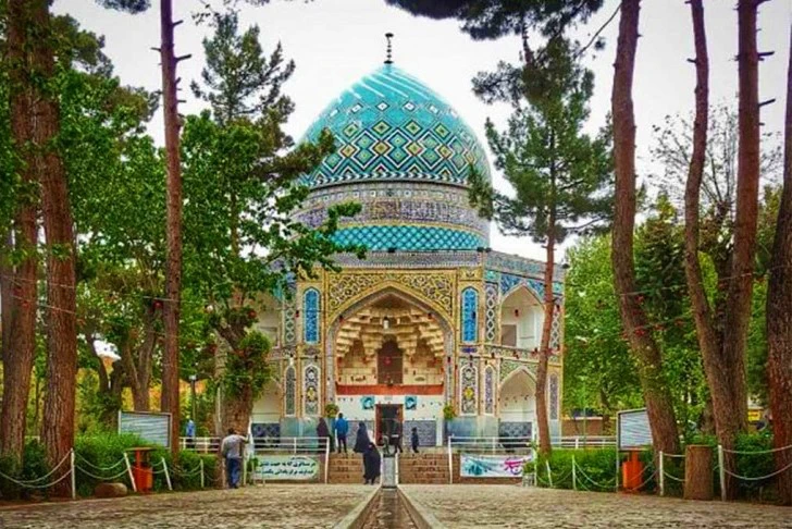سالن مطالعه دین و دانش در نیشابور - محیط مطالعه مناسب دخترانه